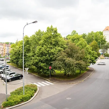 Class In Carlsbad Bulharska Street Κάρλοβι Βάρι