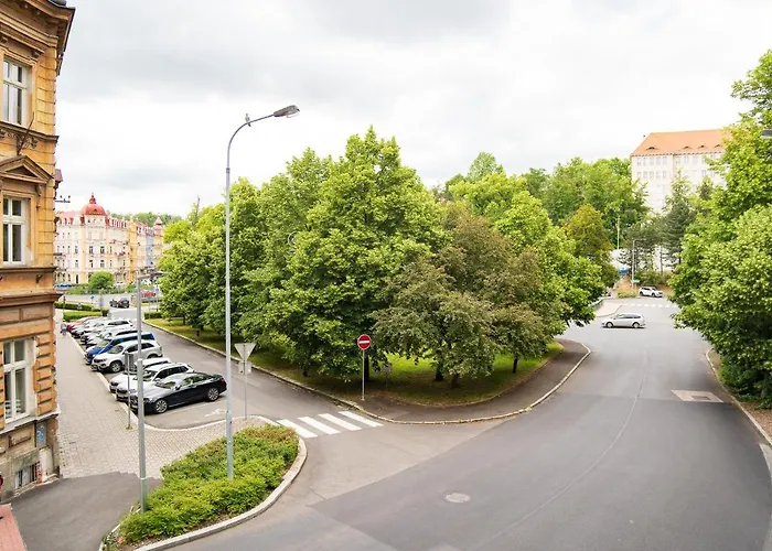 Class In Carlsbad Bulharska Street Κάρλοβι Βάρι